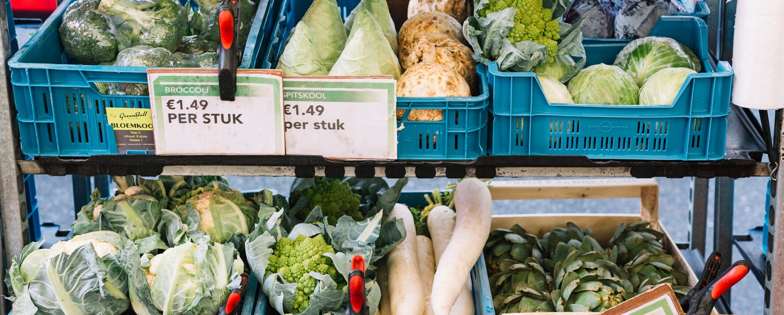 Fruit and vegetable shelves